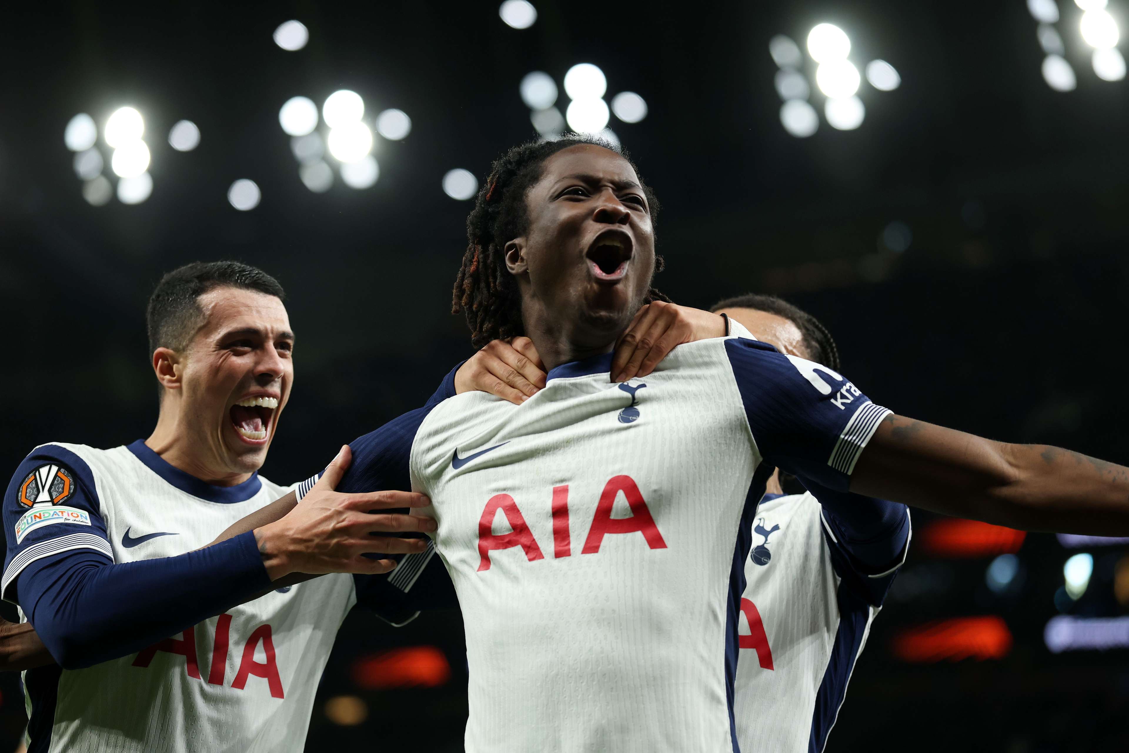 足總杯第5輪盧頓2-3切爾西 維爾納2傳1射薩烏爾打進加盟首球.