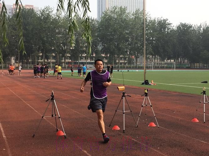 中国足协举办2016年中甲联赛裁判工作中期总结会